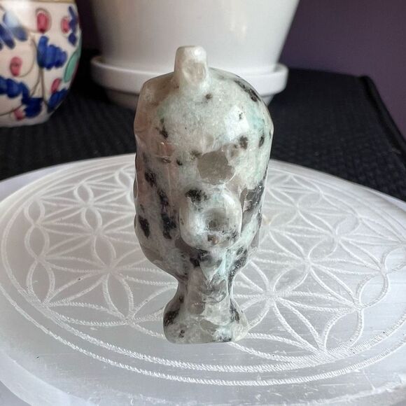 Star Wars R2-D2 Kiwi Jasper Crystal Carving - Picture 4 of 11